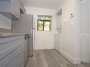 301 Gardens Dr 102, Pompano Beach FL 33069