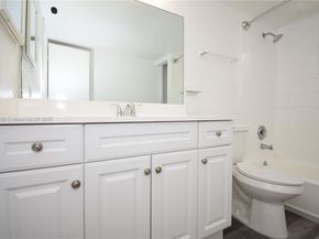 301 Gardens Dr 102, Pompano Beach FL 33069