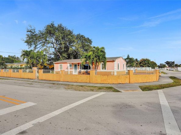 16001 NW 28th Pl, Miami Gardens FL 33054