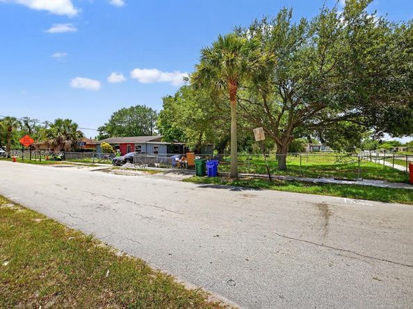360 NW 28th Ave, Fort Lauderdale FL 33311