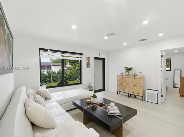 7491 Raleigh St, Hollywood FL 33024