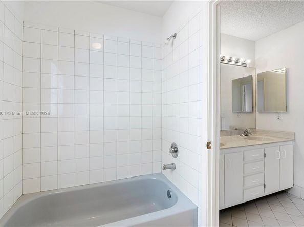 840 NW 132nd Ave, Sunrise FL 33325