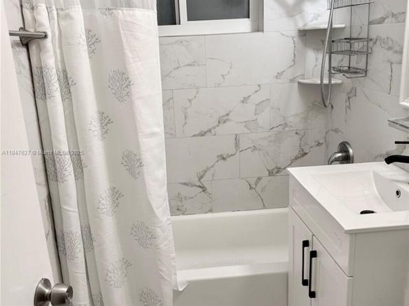 800 SW 26th Ct, Fort Lauderdale FL 33315