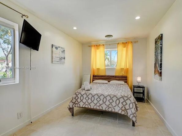 800 SW 26th Ct, Fort Lauderdale FL 33315