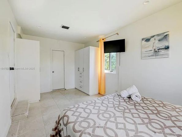 800 SW 26th Ct, Fort Lauderdale FL 33315