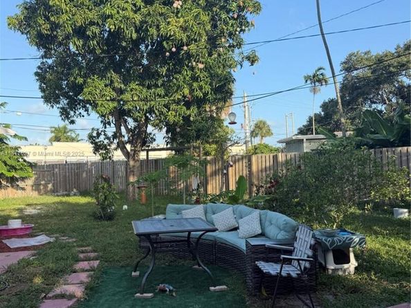 800 SW 26th Ct, Fort Lauderdale FL 33315