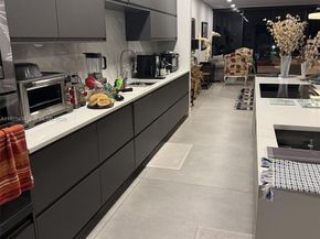 2000 S Bayshore Dr 46, Miami FL 33133