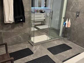 2000 S Bayshore Dr 46, Miami FL 33133