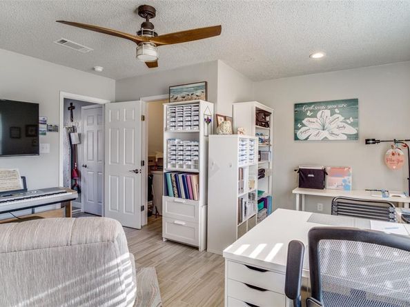 10124  Wandering Way Street , Benbrook Texas 76126