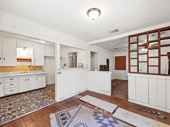 3825  Rusty Dell  , Fort Worth Texas 76111