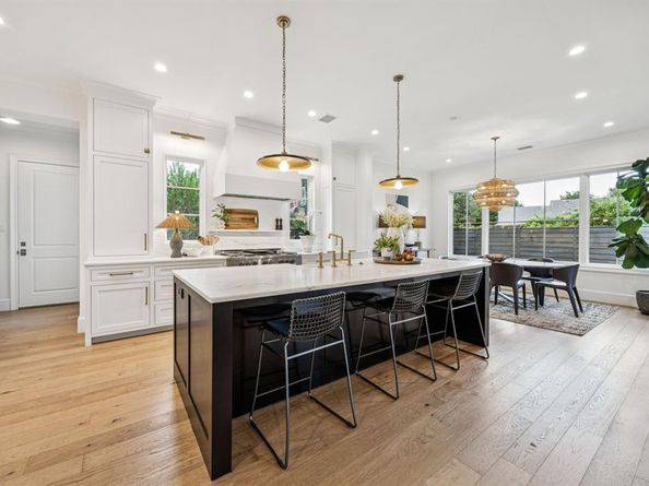 10066  Coppedge Lane , Dallas Texas 75229