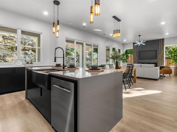 912  Brookwood  , Dallas Texas 75224