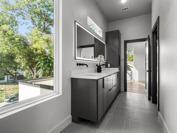 912  Brookwood  , Dallas Texas 75224