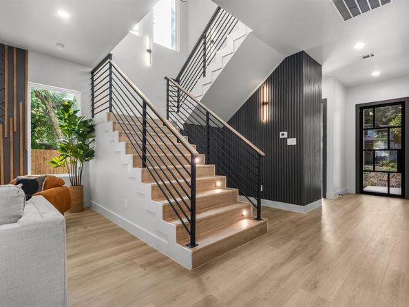 912  Brookwood  , Dallas Texas 75224