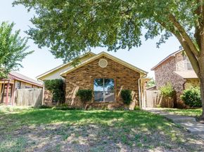 1129  Sandalwood Lane , DeSoto Texas 75115