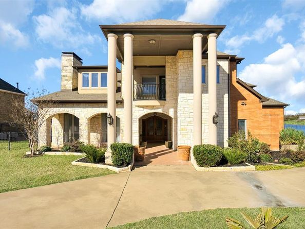 411  Breezeway Court , Cedar Hill Texas 75104
