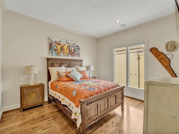 2705  Museum Way , Fort Worth Texas 76107
