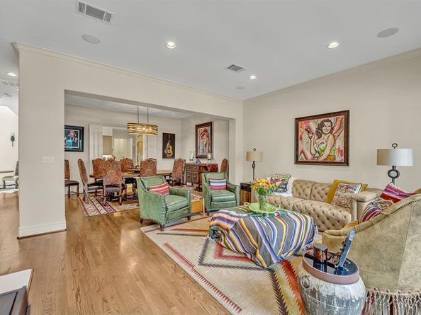2705  Museum Way , Fort Worth Texas 76107