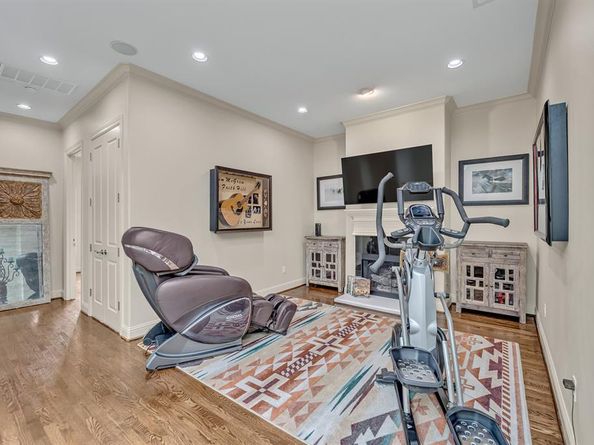 2705  Museum Way , Fort Worth Texas 76107