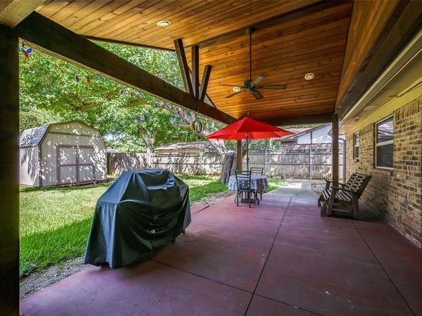 1304  Midbury Court , Arlington Texas 76015