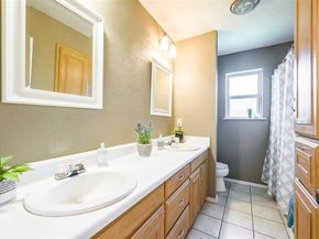 1304  Midbury Court , Arlington Texas 76015