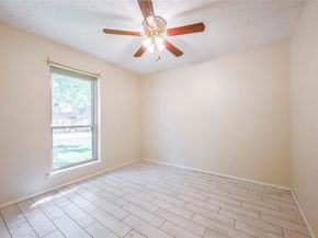 1304  Midbury Court , Arlington Texas 76015