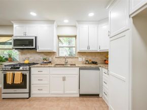 1304  Midbury Court , Arlington Texas 76015