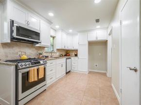 1304  Midbury Court , Arlington Texas 76015