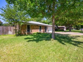 1304  Midbury Court , Arlington Texas 76015