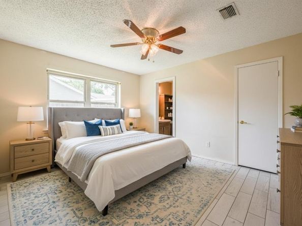 1304  Midbury Court , Arlington Texas 76015