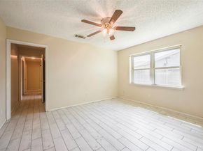 1304  Midbury Court , Arlington Texas 76015