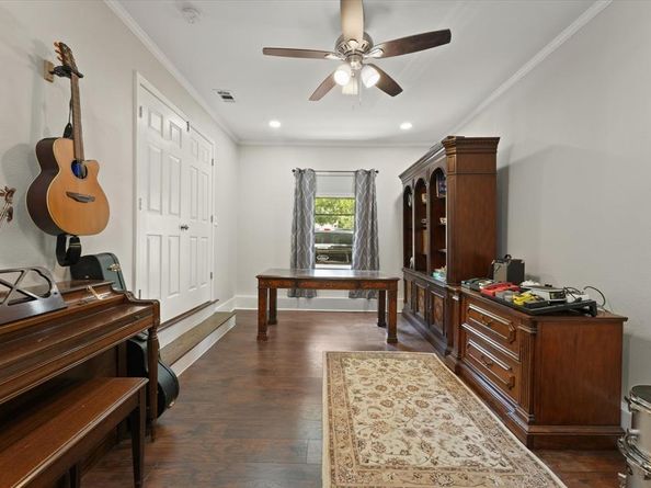 106  Nichols Street , Irving Texas 75060