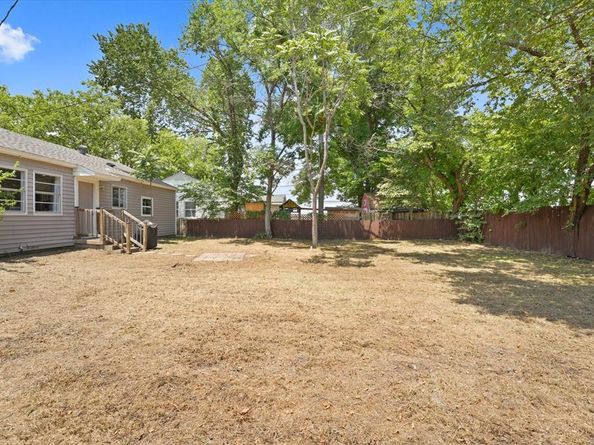106  Nichols Street , Irving Texas 75060