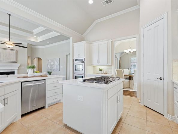 2015  Crockett Circle , Irving Texas 75038