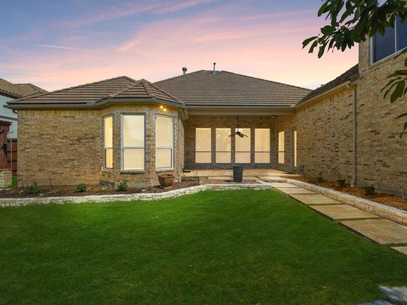 2015  Crockett Circle , Irving Texas 75038
