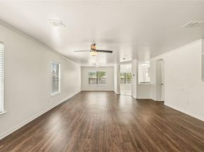 5204  Blue Circle , Haltom City Texas 76137