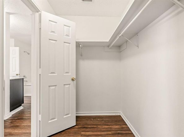 5204  Blue Circle , Haltom City Texas 76137