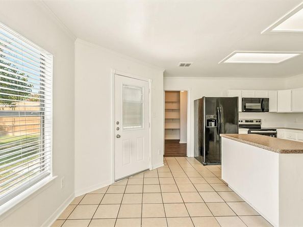 5204  Blue Circle , Haltom City Texas 76137