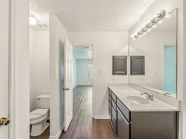 5204  Blue Circle , Haltom City Texas 76137