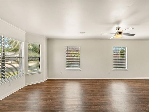 5204  Blue Circle , Haltom City Texas 76137
