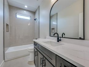 3324  Navaro Street , Dallas Texas 75212