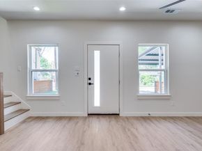 3324  Navaro Street , Dallas Texas 75212