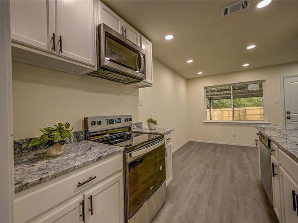 9521  Crestshire Drive , Dallas Texas 75227