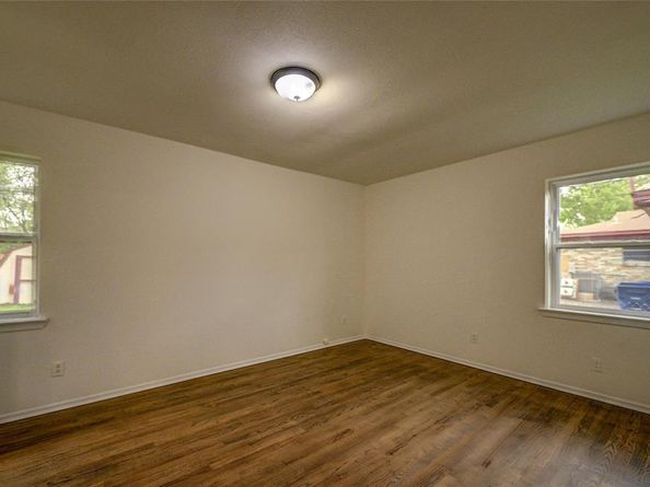 9521  Crestshire Drive , Dallas Texas 75227