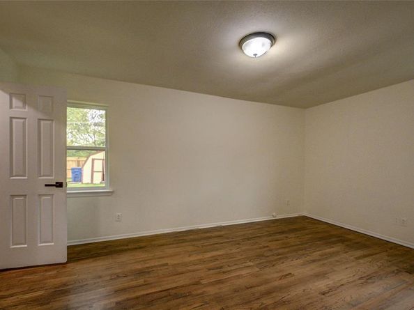 9521  Crestshire Drive , Dallas Texas 75227