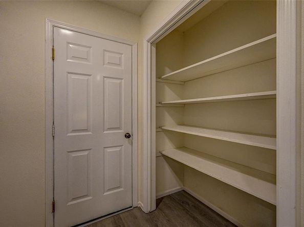 9521  Crestshire Drive , Dallas Texas 75227