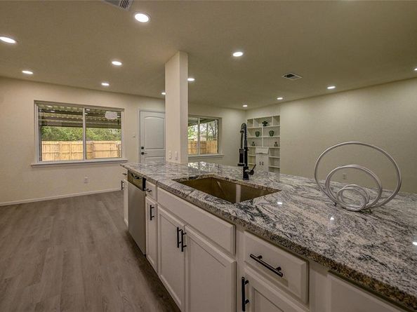 9521  Crestshire Drive , Dallas Texas 75227