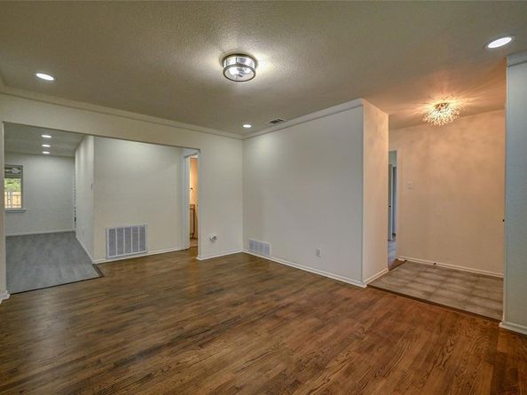 9521  Crestshire Drive , Dallas Texas 75227