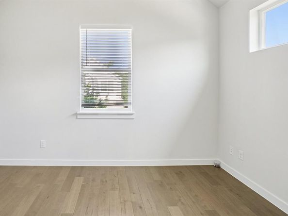 1268  Clifftop Lane , Dallas Texas 75208
