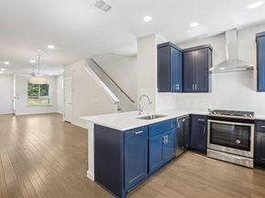 1268  Clifftop Lane , Dallas Texas 75208